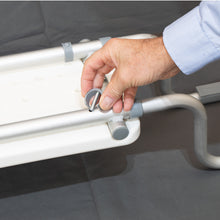 Suspended bath seat