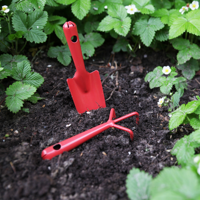 Lightweight trowel