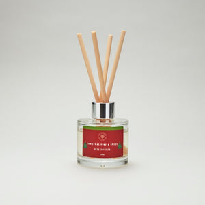 Pine and spices reed diffuser